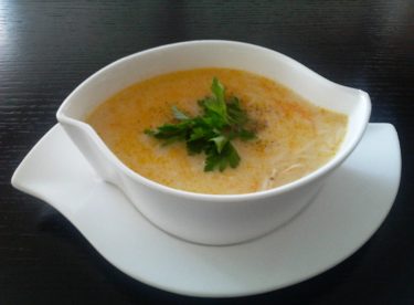 Yoğurtlu Şehriye Çorbası Tarifi