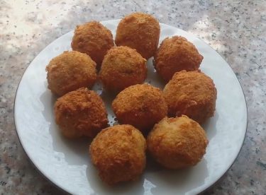Çıtır Bayat Ekmek Köftesi Tarifi