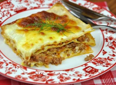 10 Dakikalık Lazanya Tarifi