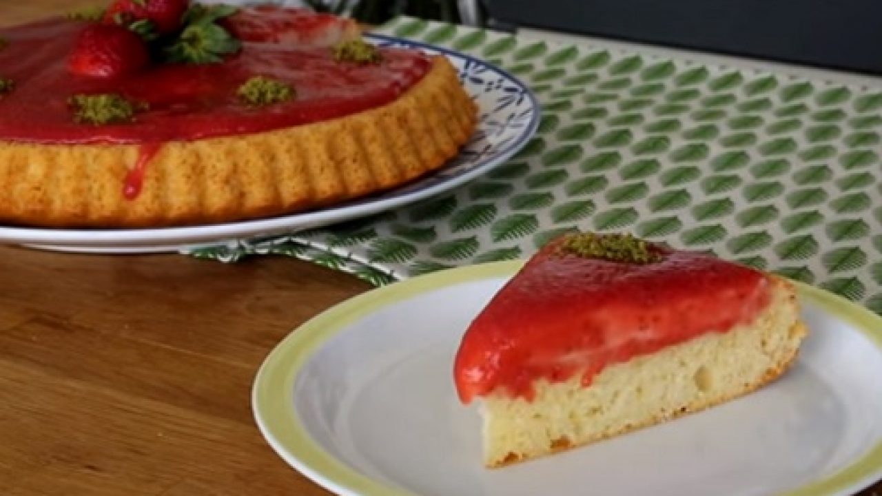 Nefis Çilekli Tart Tarifi
