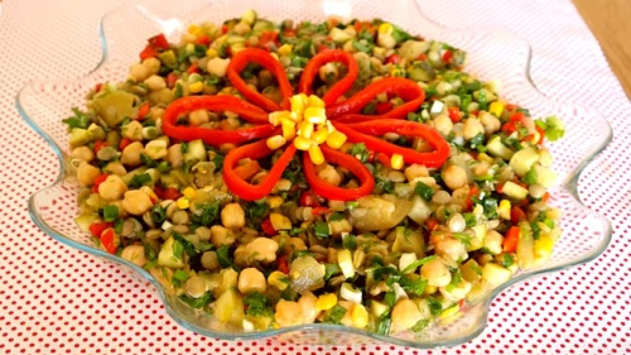 Nohutlu Mercimekli Gün Salatası Tarifi