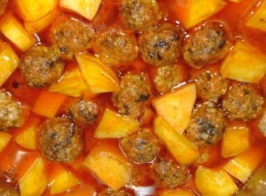 Patatesli Sulu Köfte Yemeği