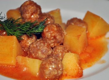 Patatesli Sulu Köfte Yemeği Tarifi