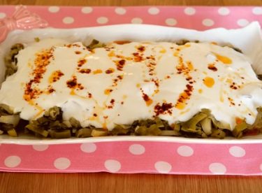 Yoğurtlu Pırasa Kavurması Tarifi