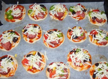Sosisli Minik Pizza Tarifi