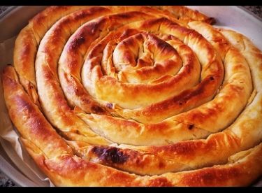 Tereyağlı El Açması Tadında Kolay Börek Tarifi