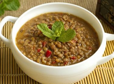 Geleneksel Yeşil Mercimek Yemeği Tarifi