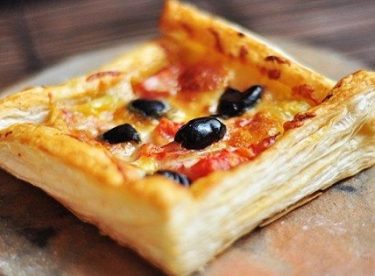 Milföy Hamurundan Pizza Tarifi