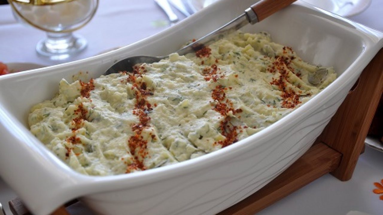 Salatalıklı Kolay Patates Püresi Tarifi