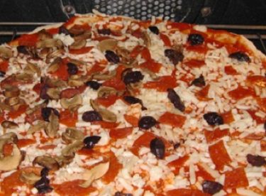 Karışık Kolay Pizza Tarifi