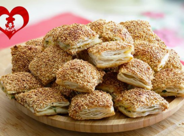 Simit Tadında Milföyde Börek