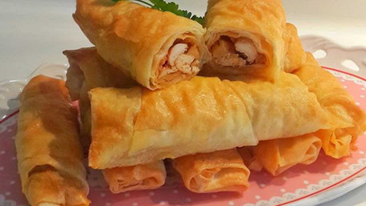Tavuk soteli börek