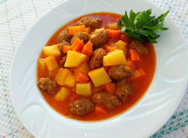 Patatesli ve Havuçlu Sulu Köfte