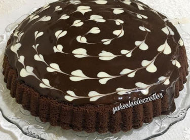 ÇİKOLATALI TART KEK
