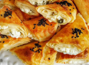 PEYNİRLİ ÇITIR BÖREK