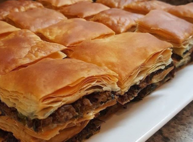 24 Katlı Nişastalı Çıtır Börek Tarifi