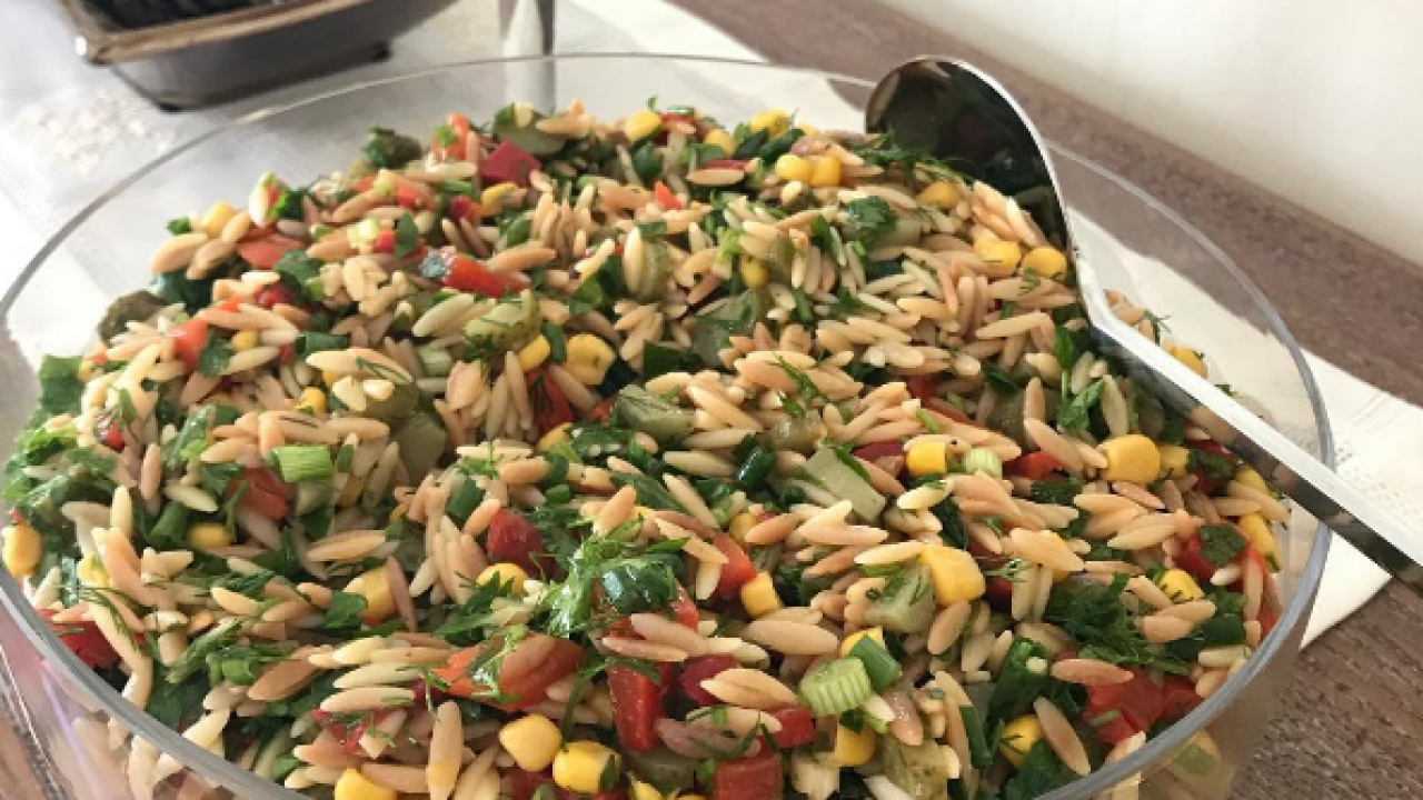 Arpa şehriye salatası tarifesi