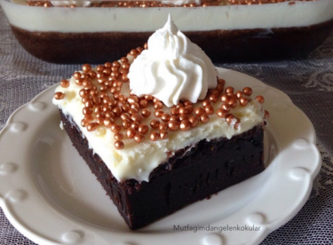 Beyaz çikolatalı brownie