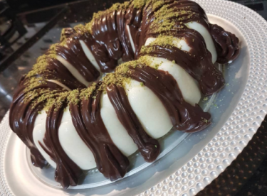 ÇİKOLATA SOSLU IRMAKLI MUHALLEBİ