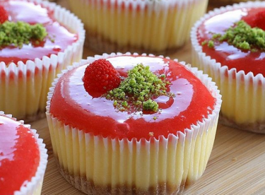 Frambuaz soslu Cheesecake