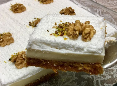 Karamel şerbetli etimek tatlısı