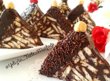 PiRAMİT MOZAİK PASTA
