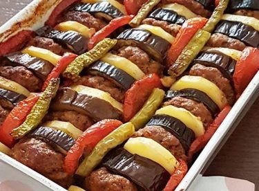 SEBZELİ KÖFTE