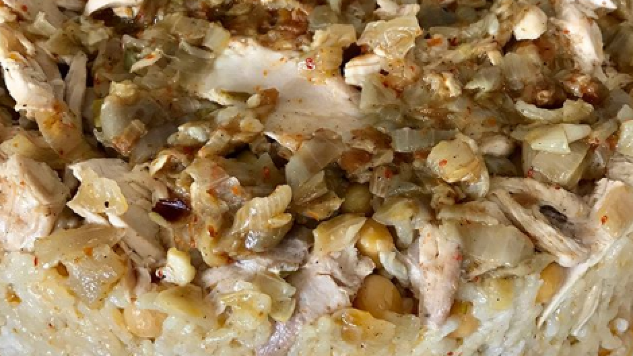 Sarımsaklı Tavuklu Pilav tarifi
