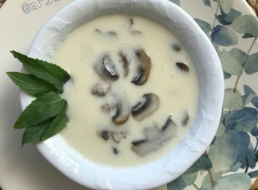 SÜTLÜ MANTAR ÇORBASI