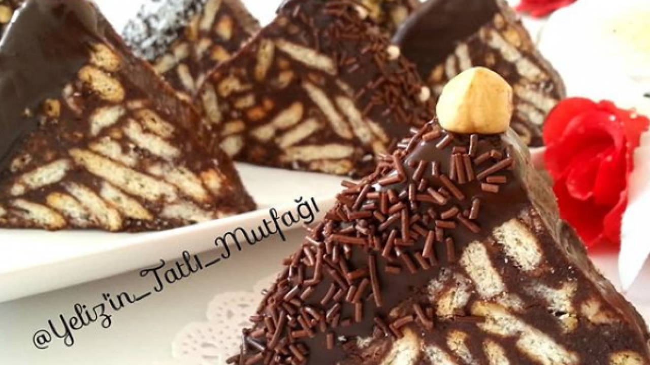 PiRAMİT MOZAİK PASTA