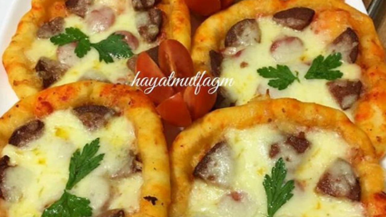 Mini Pizza Nefis Yemek Tarifleri