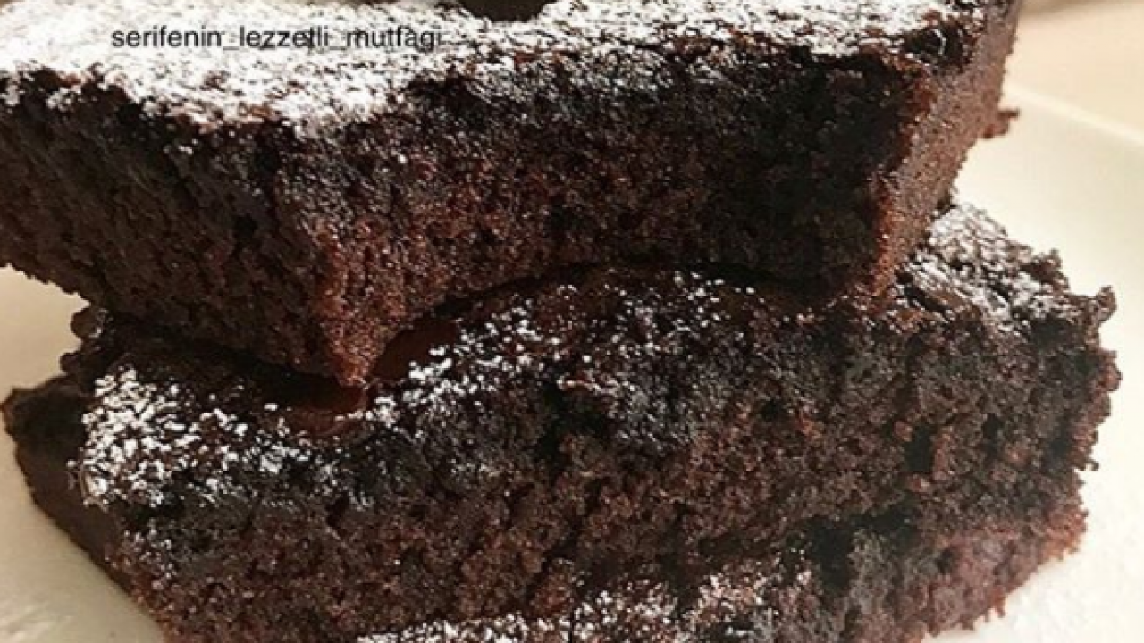 Toz Çikolata Sosuyla Brownie Kek Nefis Yemek Tarifleri