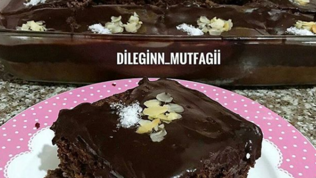 ÇİKOLATA SOSLU KEK