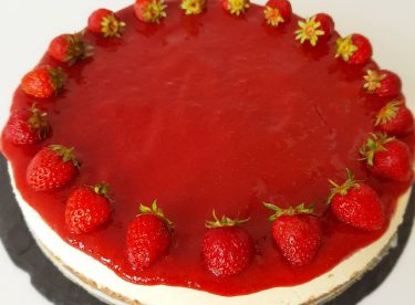 ÇİLEKLİ CHEESECAKE