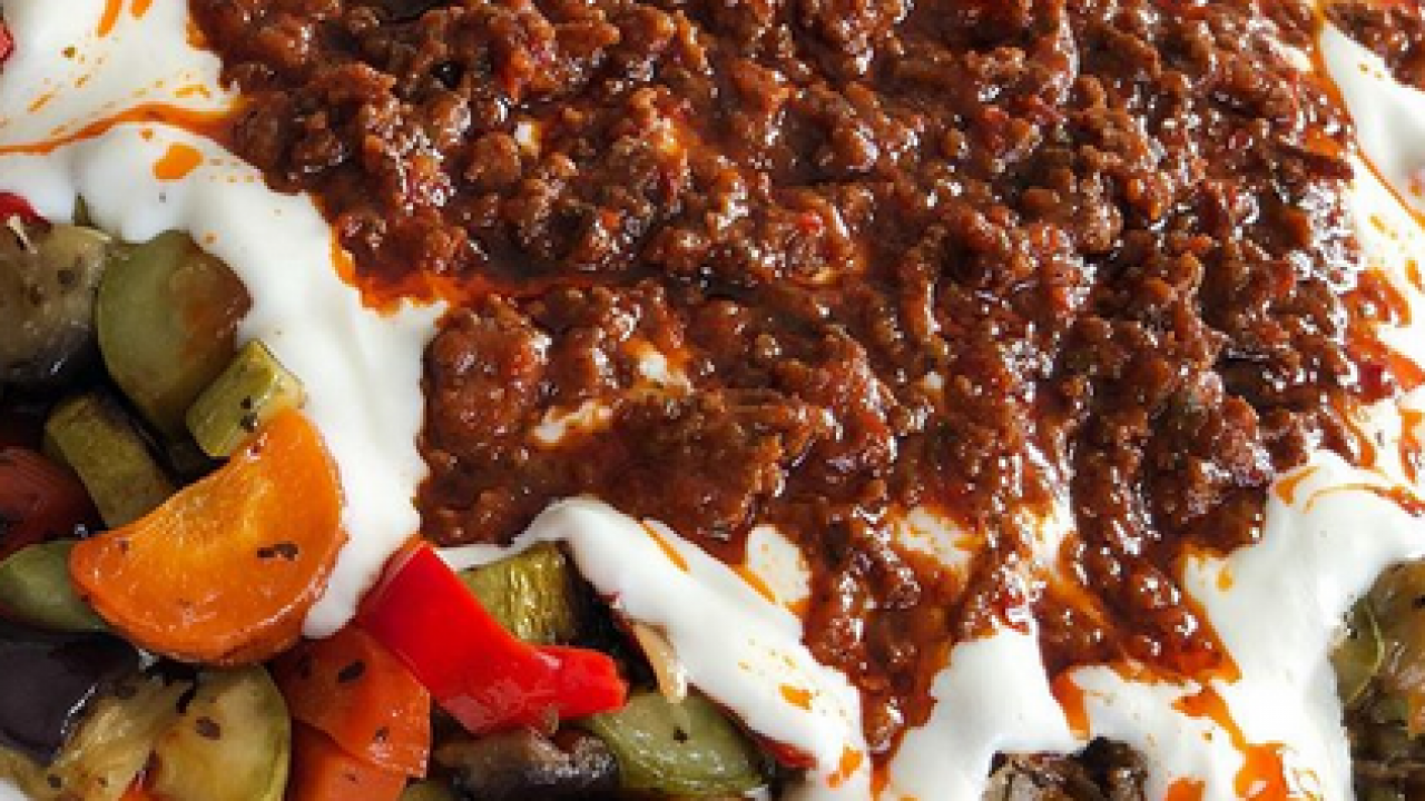 KIYMA SOSLU FIRINDA SEBZE BUĞULAMA