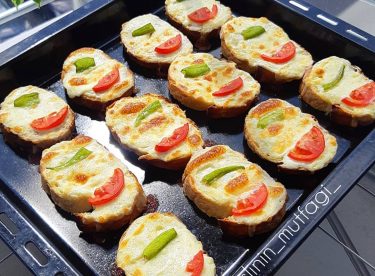 PİZZA POĞAÇA TADINDA KAHVALTILIK DİLİMLER