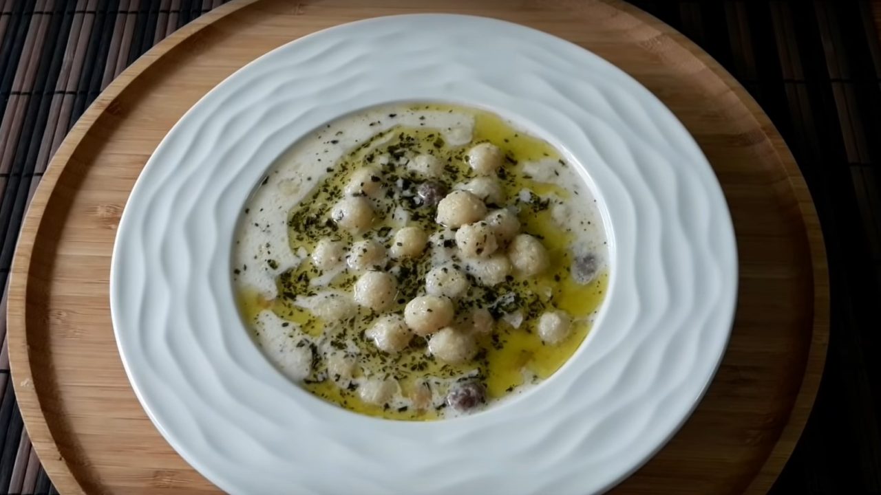 Bulgur Köfteli Lebeniye Çorbası