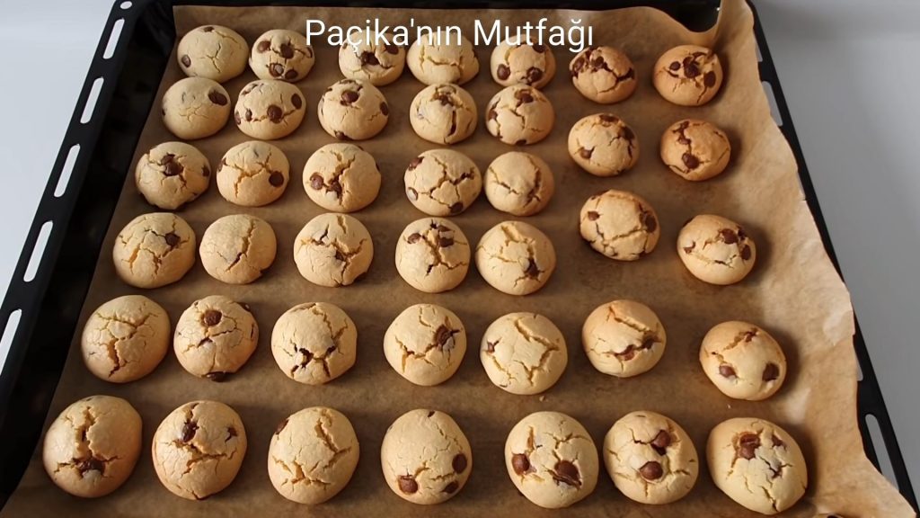Kolay Damla Çikolatalı Kurabiye Tarifi Nefis Yemek Tarifleri