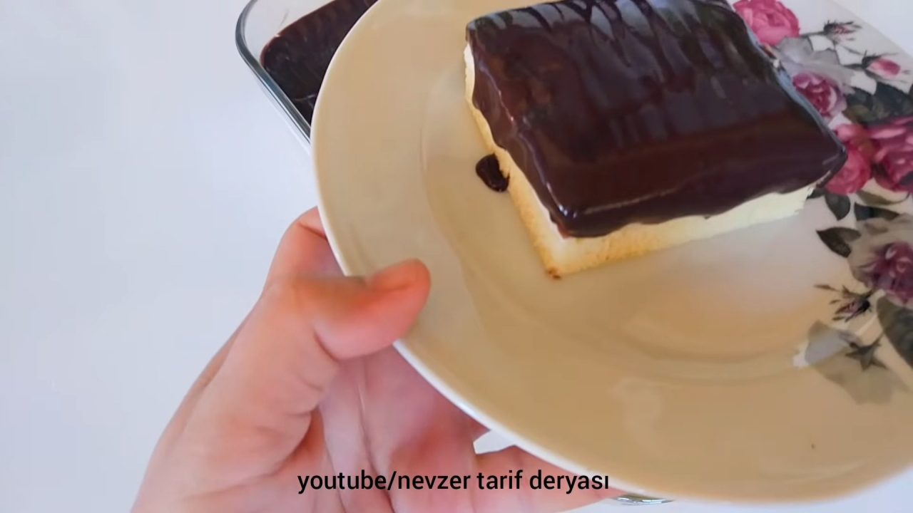 10 DAKİKADA KOLAY ÇİKOLATALI YAZ PASTASI TARİFİ